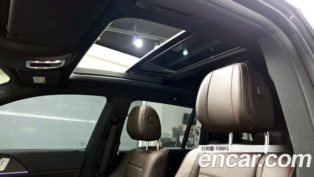 Mercedes-Benz GLS-Class 2022 — ფოტო 17/20
