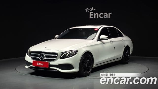 Mercedes-Benz E-Class 2018 — ფოტო 1/20