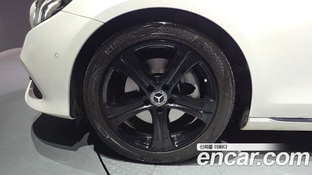 Mercedes-Benz E-Class 2018 — ფოტო 5/20