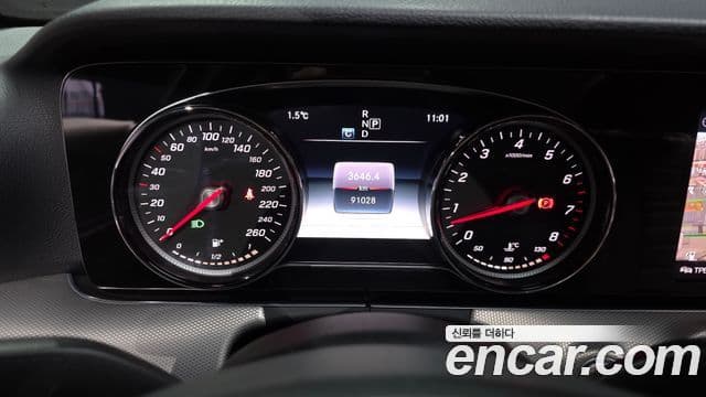 Mercedes-Benz E-Class 2018 — ფოტო 8/20