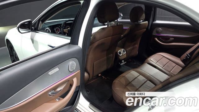 Mercedes-Benz E-Class 2018 — ფოტო 12/20