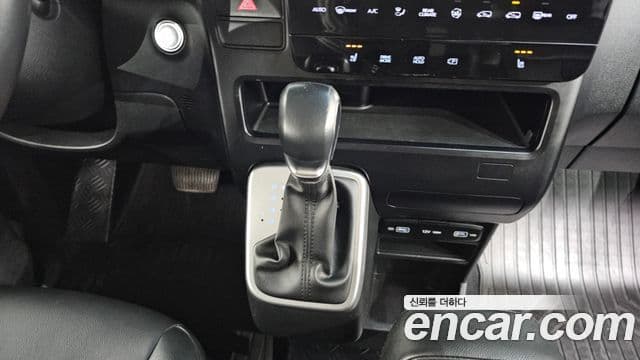 Hyundai Staria 2022 — Şəkil 9/20