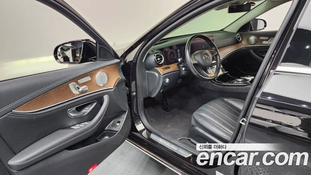 Mercedes-Benz E-Class 2018 — Şəkil 10/20
