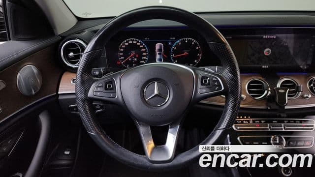 Mercedes-Benz E-Class 2018 — Şəkil 13/20