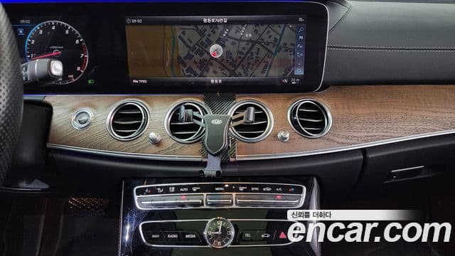 Mercedes-Benz E-Class 2018 — Şəkil 14/20
