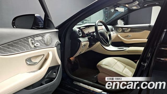 Mercedes-Benz E-Class 2022 — ფოტო 12/20