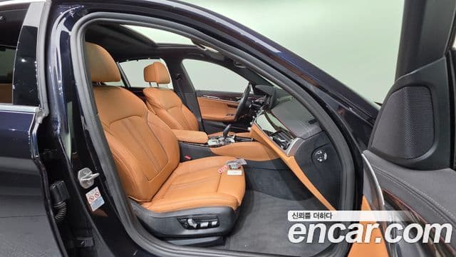 BMW 5 Series 2022 — Фото 10/20