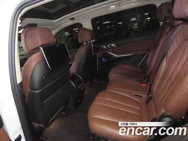 BMW X7 2021 — ფოტო 9/20