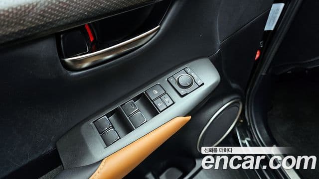 Lexus NX300h 2020 — ფოტო 14/20