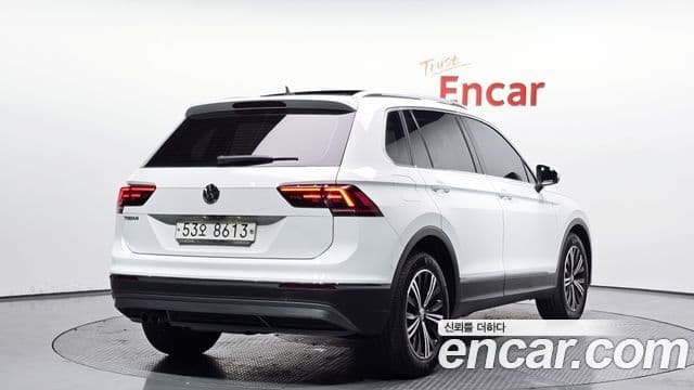 Volkswagen Tiguan 2018 — ფოტო 2/20