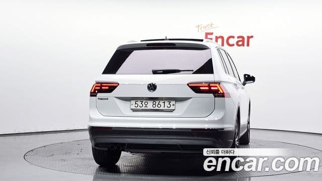 Volkswagen Tiguan 2018 — ფოტო 4/20