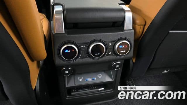 Land Rover Discovery 5 2019 — ფოტო 13/20