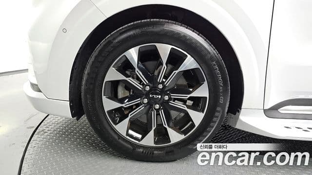 Kia Carnival 2023 — Фото 5/20