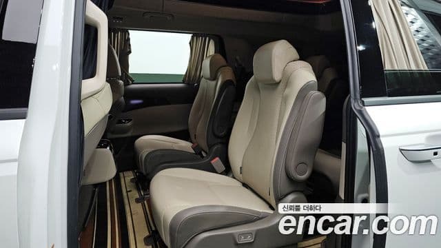 Kia Carnival 2023 — Фото 12/20