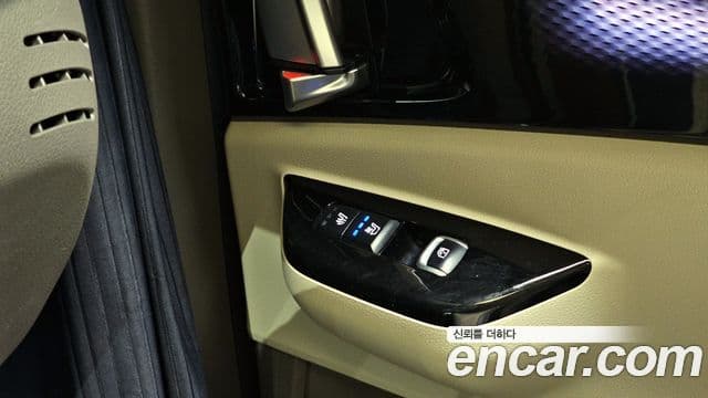 Kia Carnival 2023 — Фото 18/20