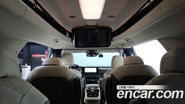 Kia Carnival 2023 — Фото 19/20