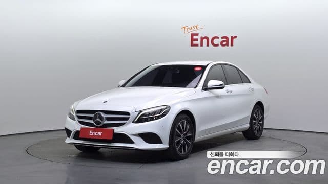 Mercedes-Benz C-Class 2019 — ფოტო 1/20