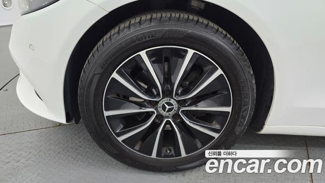 Mercedes-Benz C-Class 2019 — ფოტო 5/20