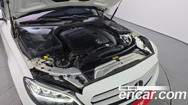 Mercedes-Benz C-Class 2019 — ფოტო 6/20
