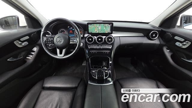 Mercedes-Benz C-Class 2019 — ფოტო 7/20