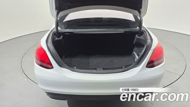 Mercedes-Benz C-Class 2019 — ფოტო 20/20