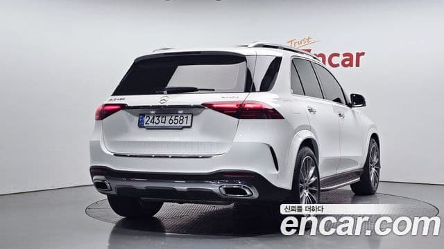 Mercedes-Benz GLE-Class 2024 — ფოტო 2/20