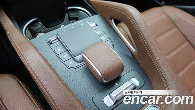 Mercedes-Benz GLE-Class 2024 — ფოტო 16/20