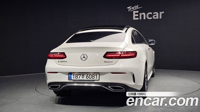 Mercedes-Benz E-Class 2022 — Фото 4/20