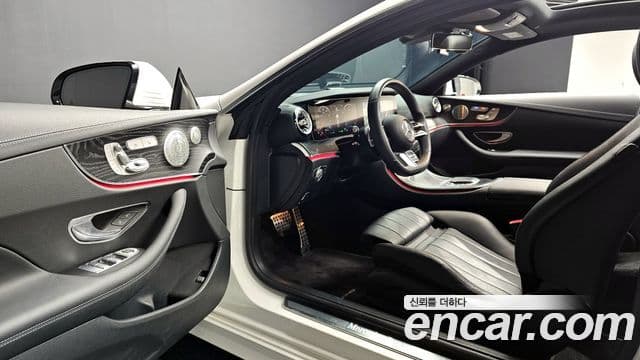 Mercedes-Benz E-Class 2022 — Фото 12/20