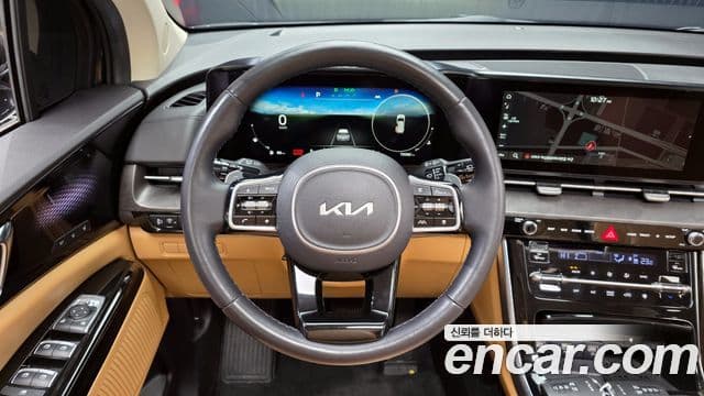 Kia Carnival 2021 — ფოტო 13/20