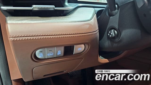Genesis G90 2022 — ფოტო 14/20