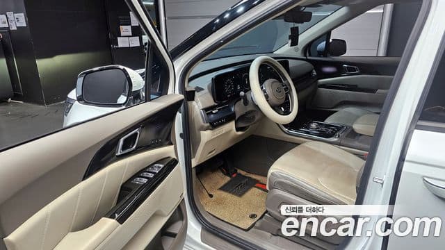 Kia Carnival 2021 — ფოტო 11/20