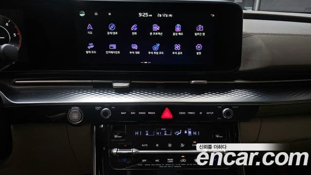 Kia Carnival 2021 — ფოტო 16/20