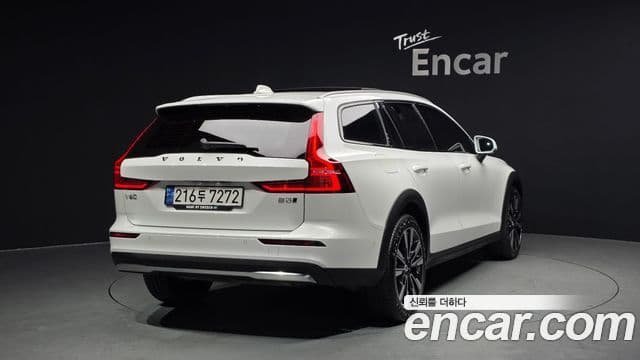 Volvo V60 Cross Country 2022 — Şəkil 2/20
