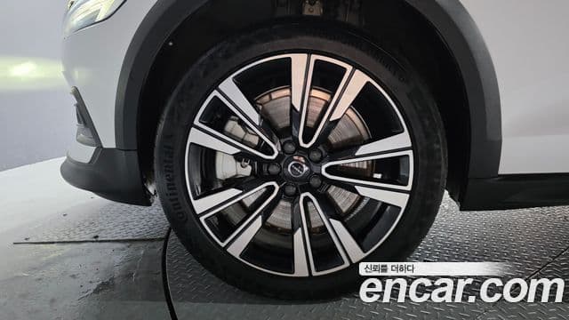 Volvo V60 Cross Country 2022 — Şəkil 5/20