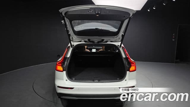 Volvo V60 Cross Country 2022 — Şəkil 20/20