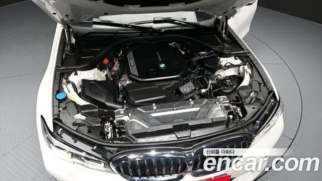 BMW 3 Series 2019 — ფოტო 6/20