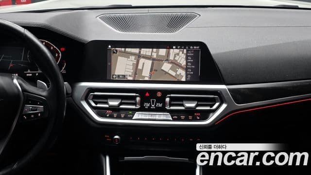 BMW 3 Series 2019 — ფოტო 14/20