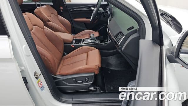 Audi Q5 2021 — ფოტო 10/20