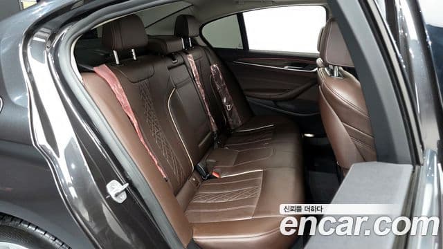 BMW 5 Series 2021 — Фото 12/20