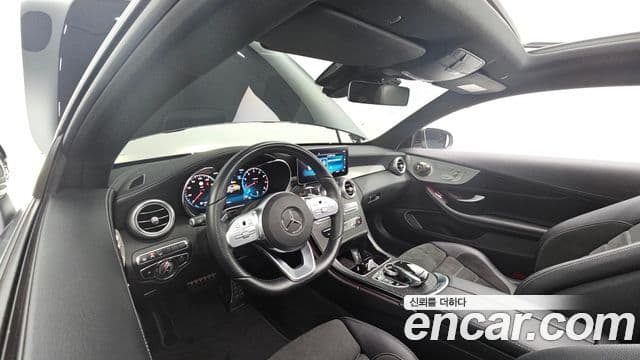 Mercedes-Benz C-Class 2022 — ფოტო 7/20