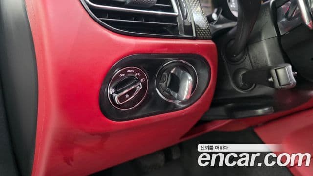 Porsche Macan 2022 — Şəkil 17/20