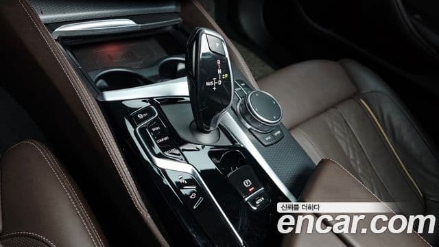 BMW 5 Series 2023 — фото 9 из 20