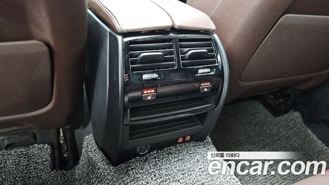 BMW 5 Series 2023 — фото 17 из 20