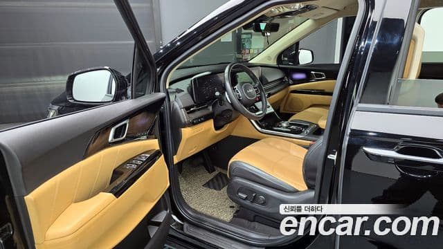 Kia Carnival 2023 — ფოტო 10/20