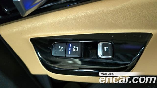 Kia Carnival 2023 — ფოტო 18/20
