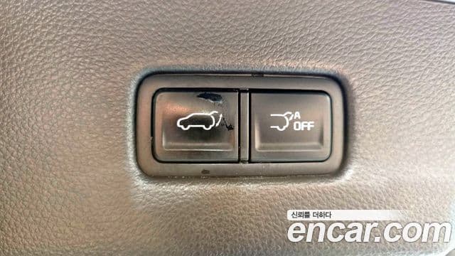 Kia Carnival 2023 — ფოტო 19/20
