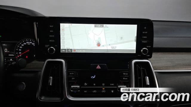 Kia Sorento 2021 — ფოტო 16/20