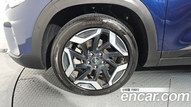 Kia Seltos 2023 — ფოტო 5/20