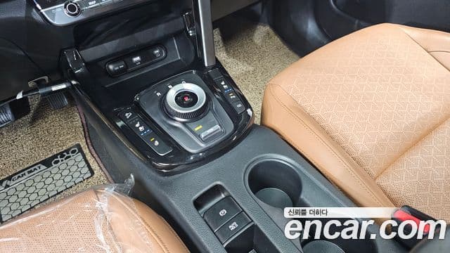Kia Seltos 2023 — ფოტო 9/20